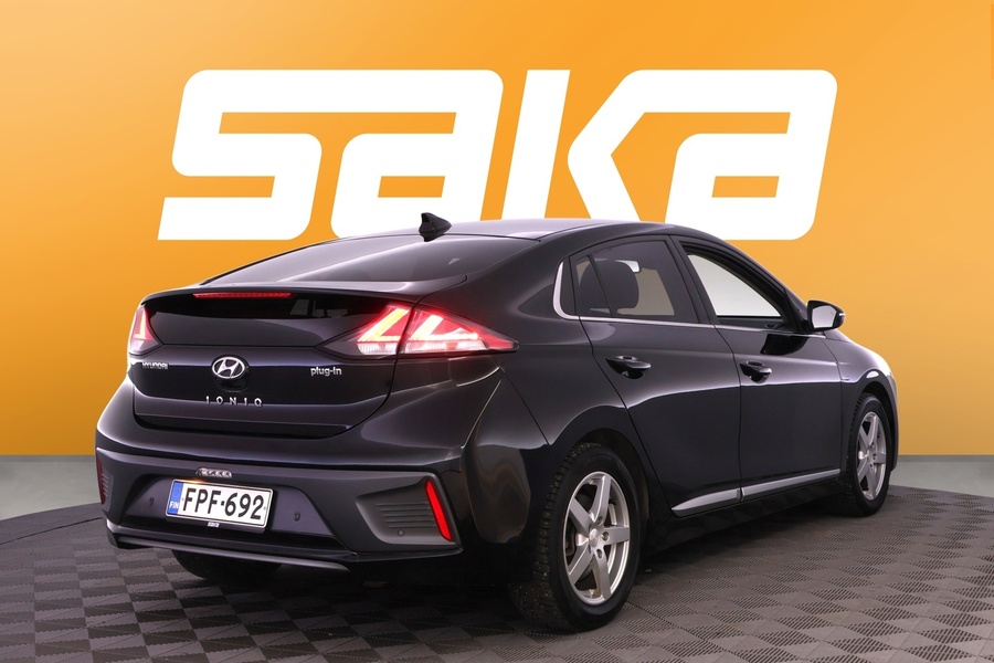 Hyundai IONIQ plug-in vaihtoauto