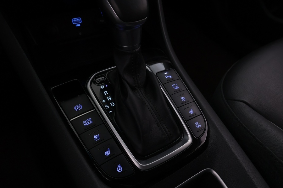 Hyundai IONIQ plug-in vaihtoauto