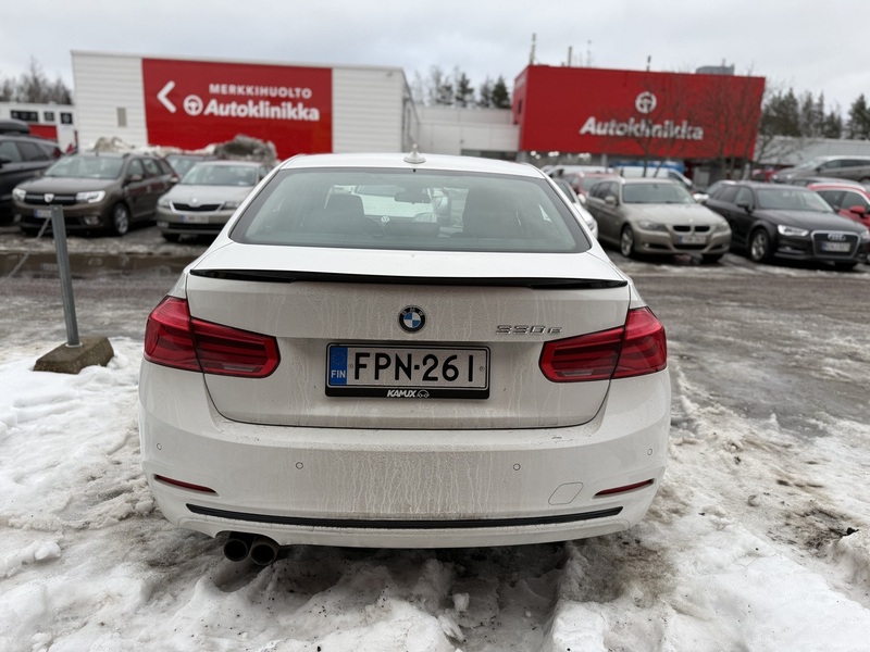 BMW 330 vaihtoauto