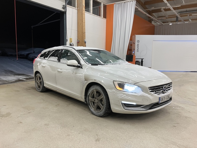 Volvo V60 vaihtoauto