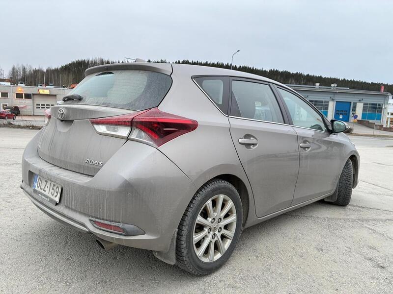 Toyota Auris vaihtoauto