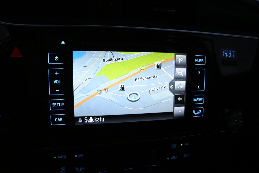 Toyota Auris vaihtoauto