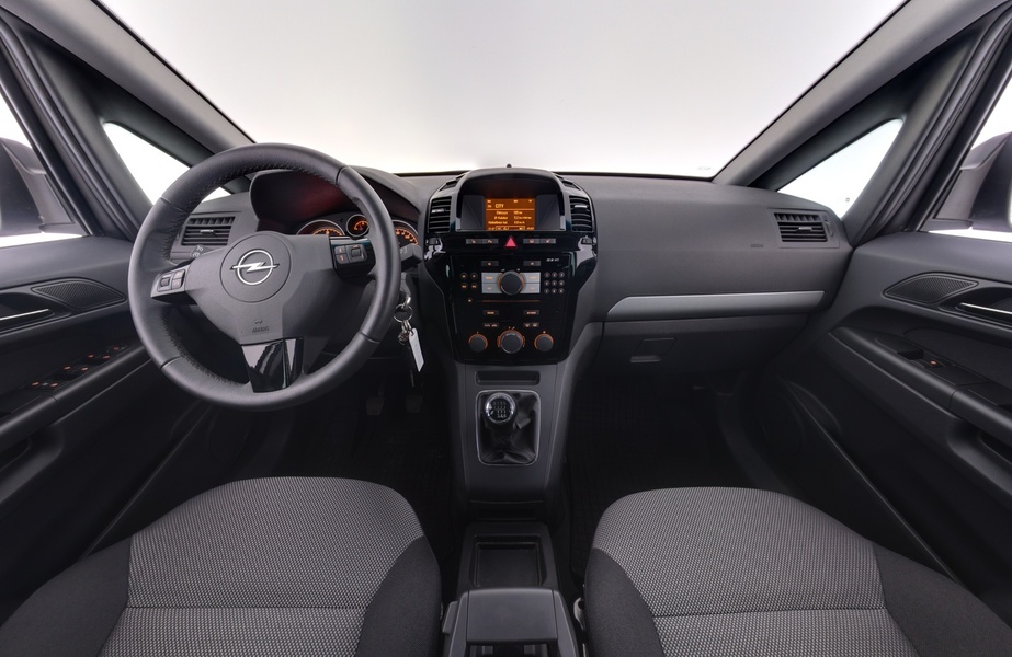 Opel Zafira vaihtoauto