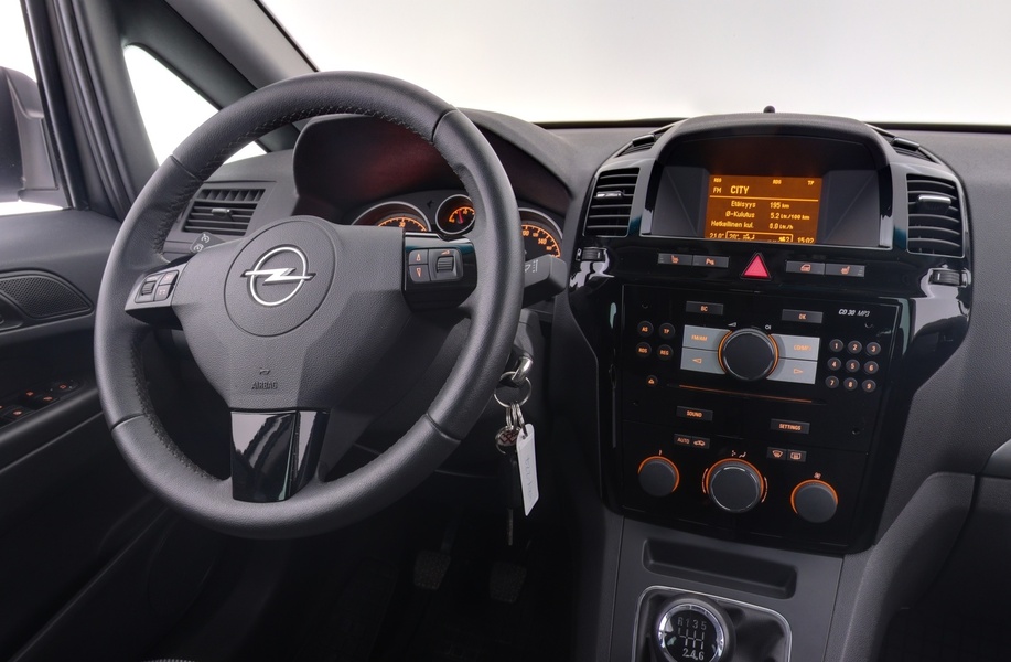 Opel Zafira vaihtoauto