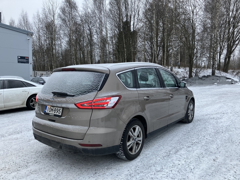 Ford S-MAX vaihtoauto