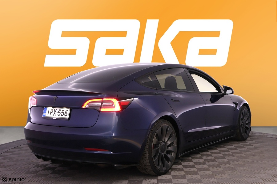 Tesla Model 3 vaihtoauto