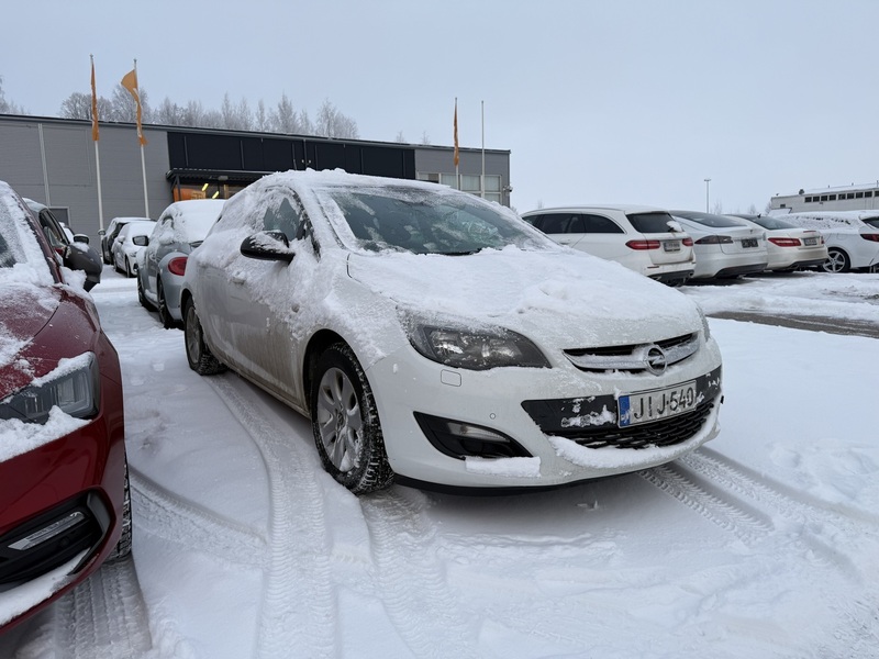Opel Astra vaihtoauto