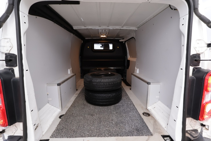 Opel Vivaro vaihtoauto