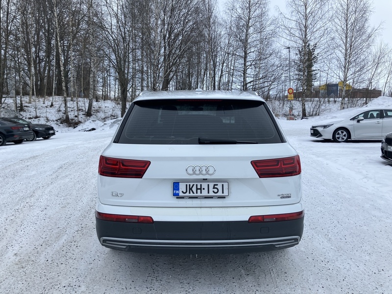 Audi Q7 vaihtoauto