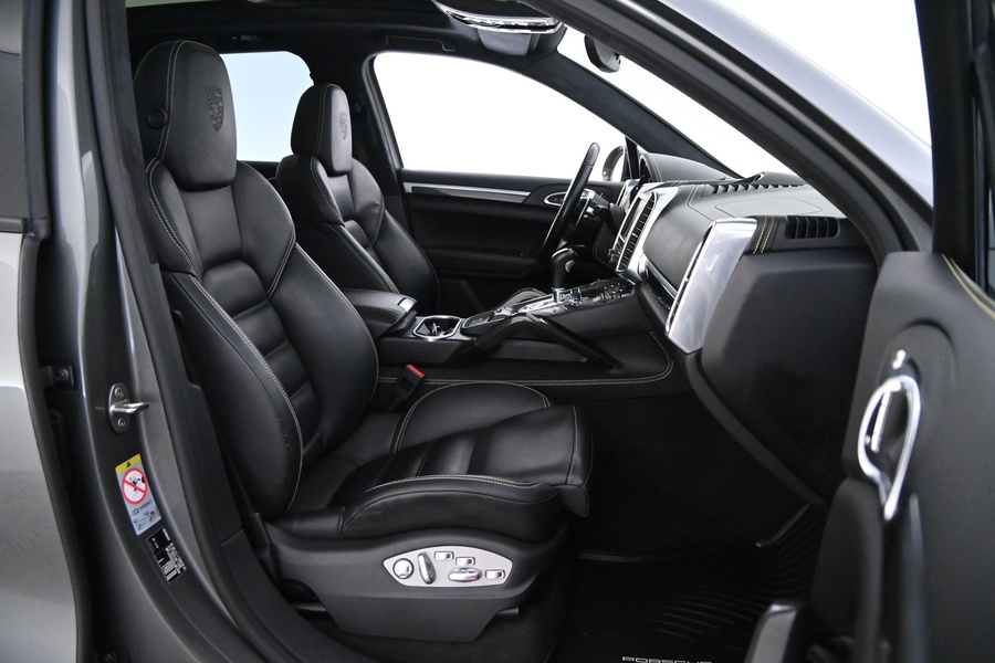 Porsche Cayenne vaihtoauto