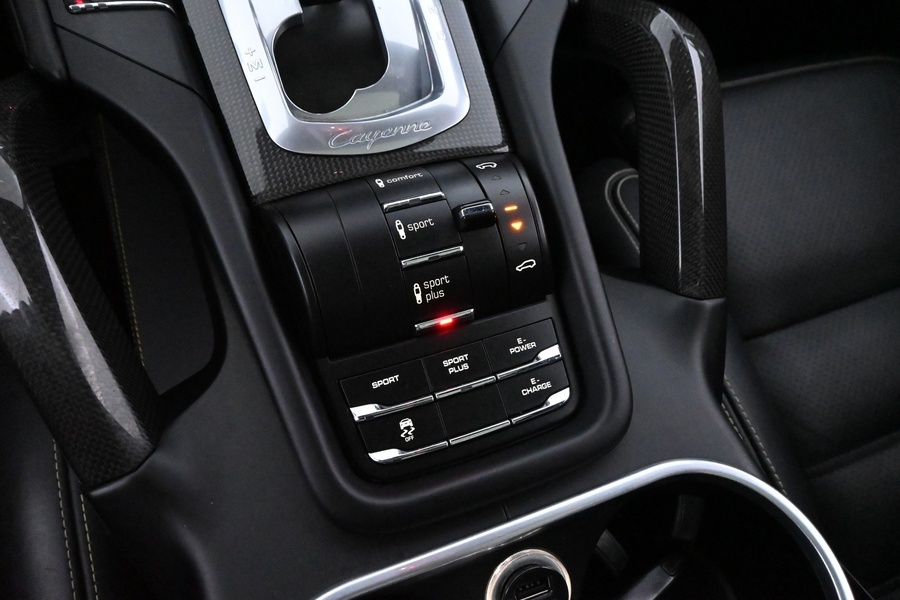 Porsche Cayenne vaihtoauto