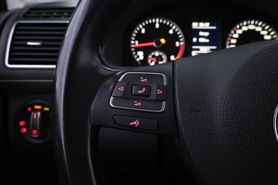 Volkswagen Touran vaihtoauto