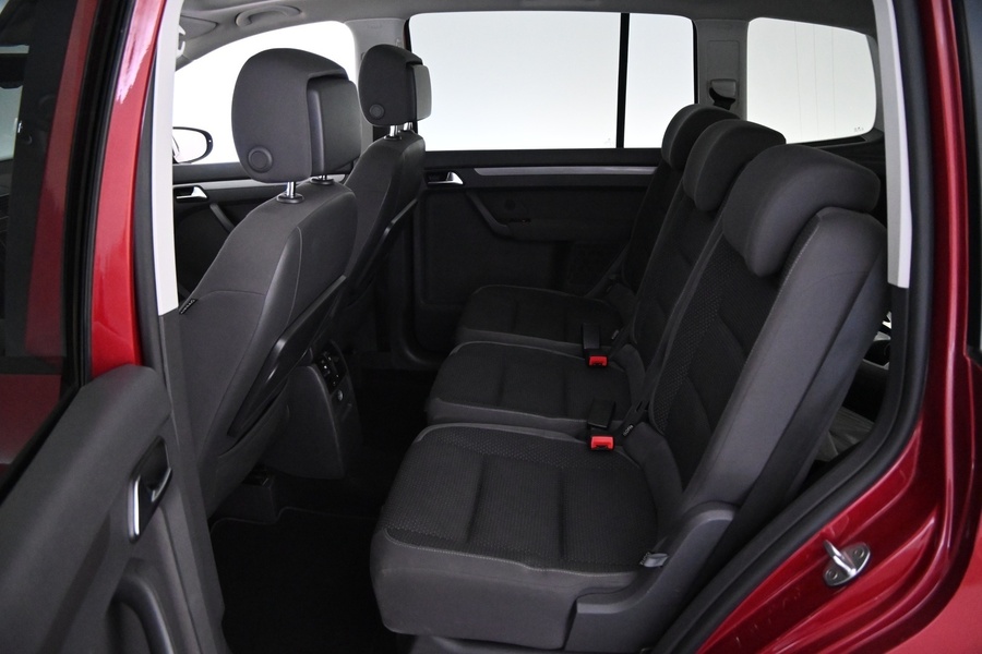 Volkswagen Touran vaihtoauto