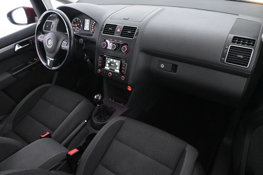 Volkswagen Touran vaihtoauto