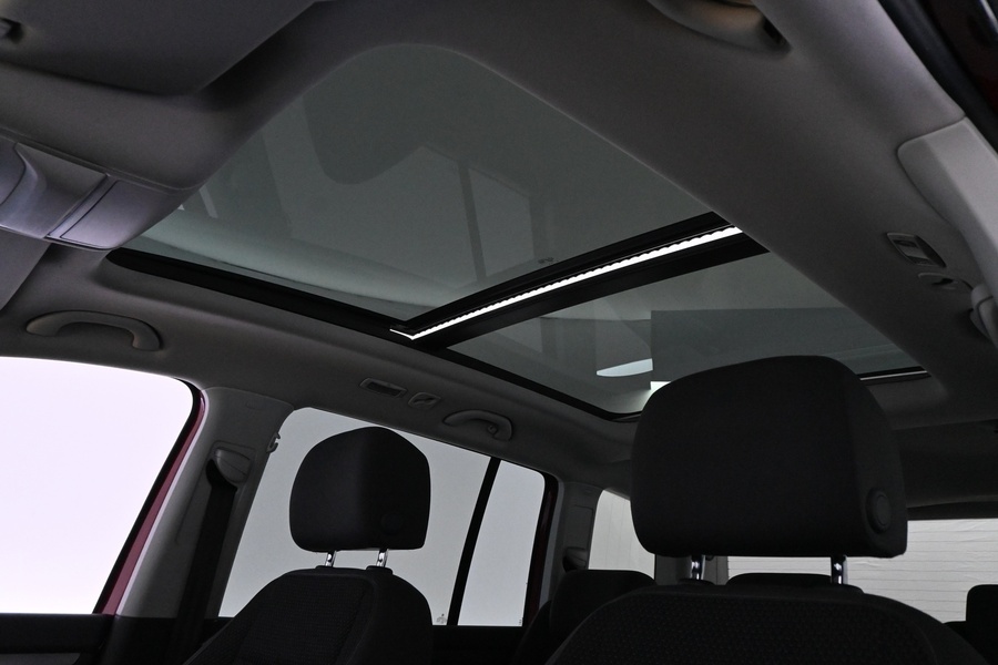 Volkswagen Touran vaihtoauto