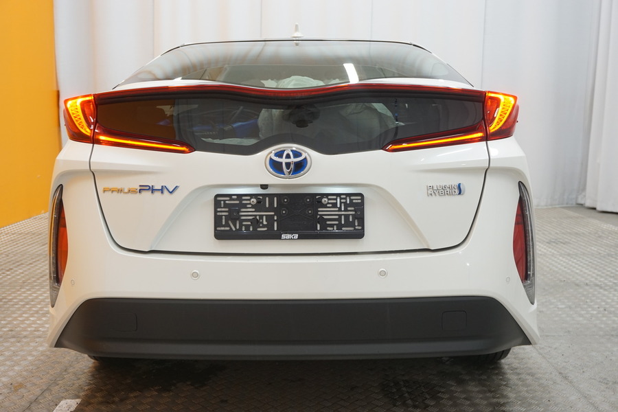 Toyota Prius PHEV vaihtoauto