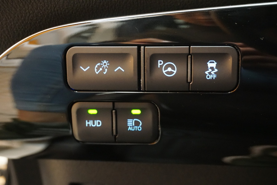 Toyota Prius PHEV vaihtoauto