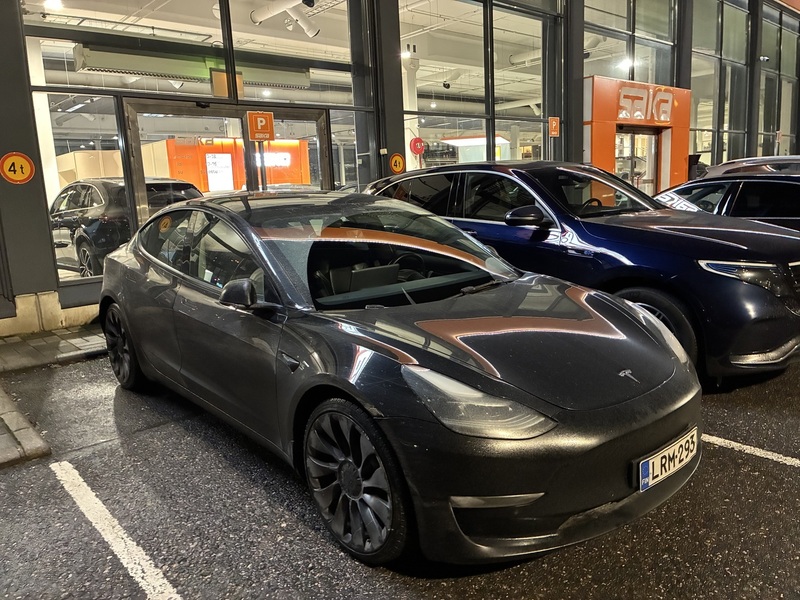 Tesla Model 3 vaihtoauto