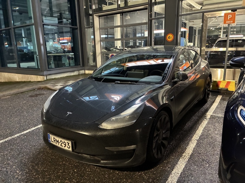 Tesla Model 3 vaihtoauto