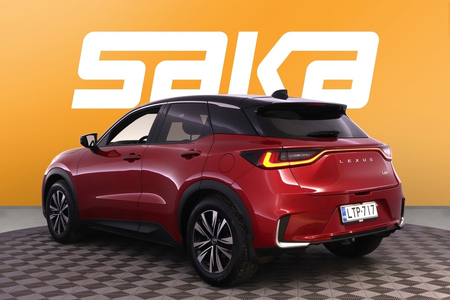 Lexus LBX vaihtoauto