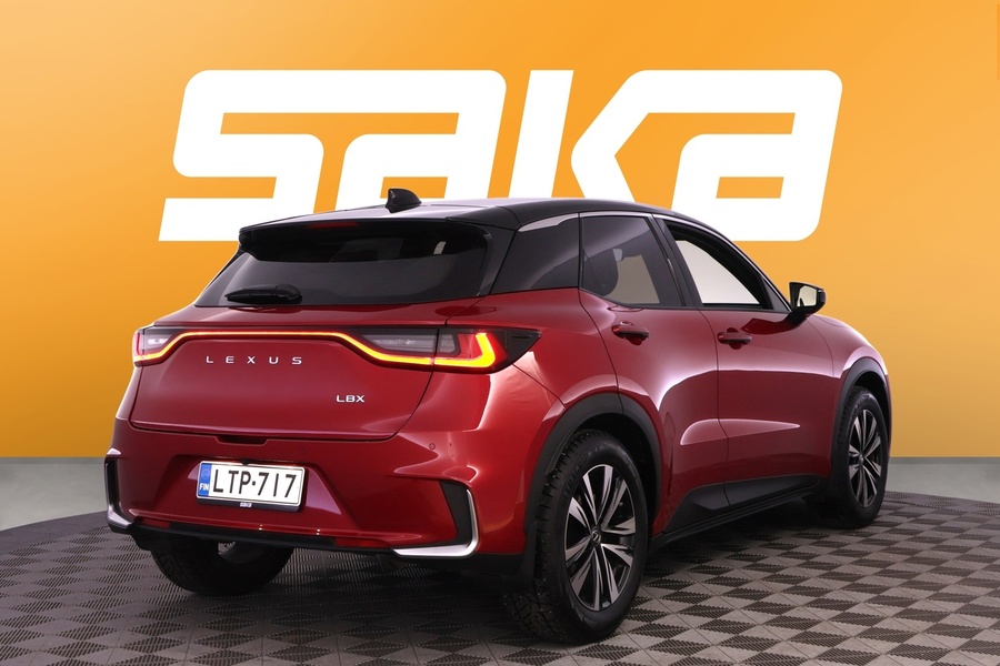 Lexus LBX vaihtoauto