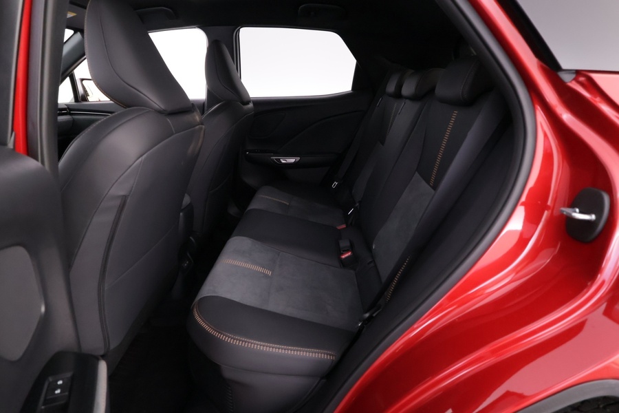 Lexus LBX vaihtoauto