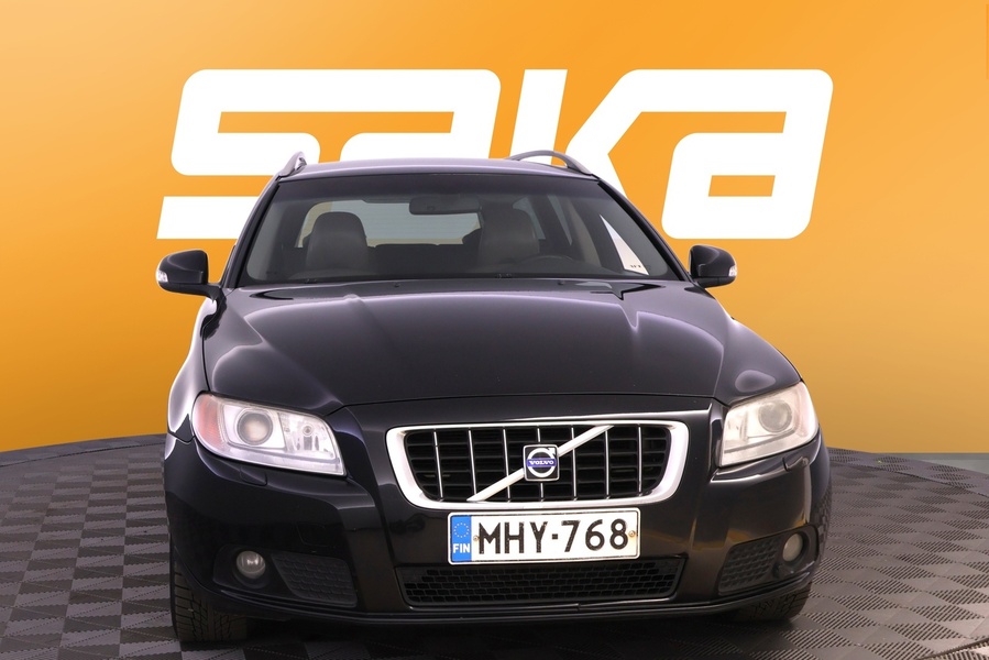 Volvo V70 vaihtoauto