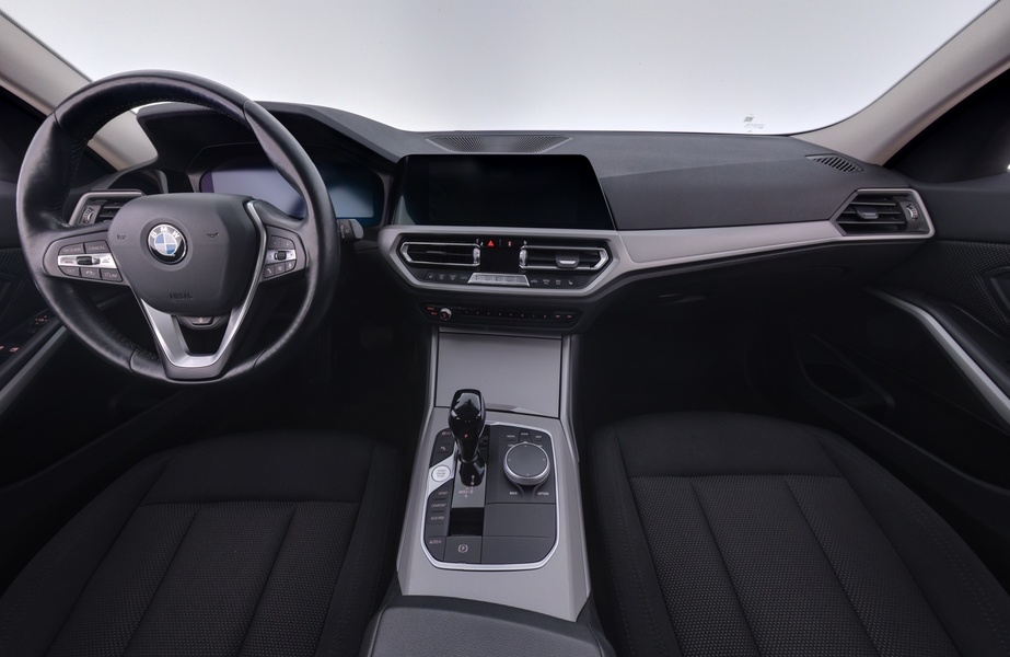 BMW 320 vaihtoauto