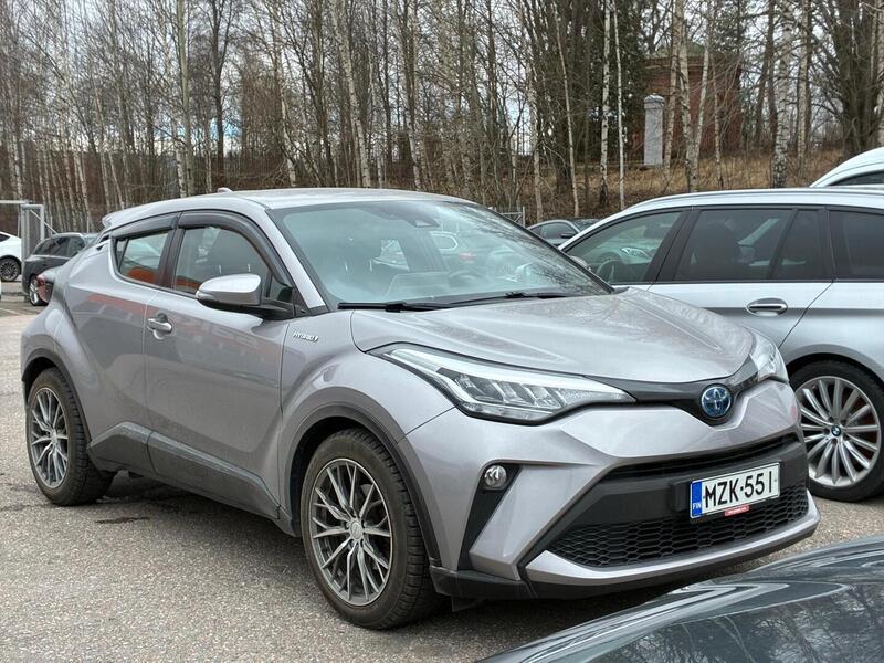 Toyota C-HR vaihtoauto