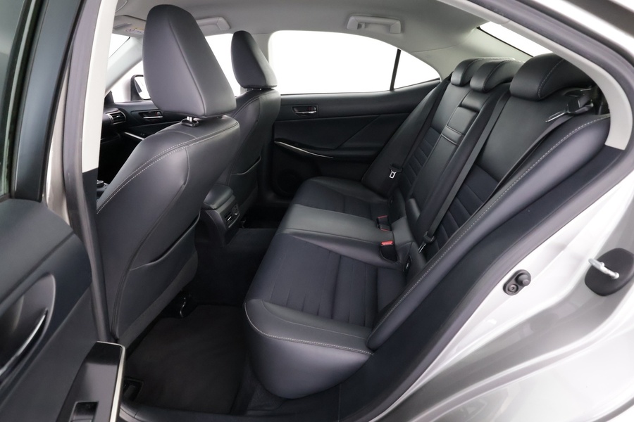 Lexus IS vaihtoauto