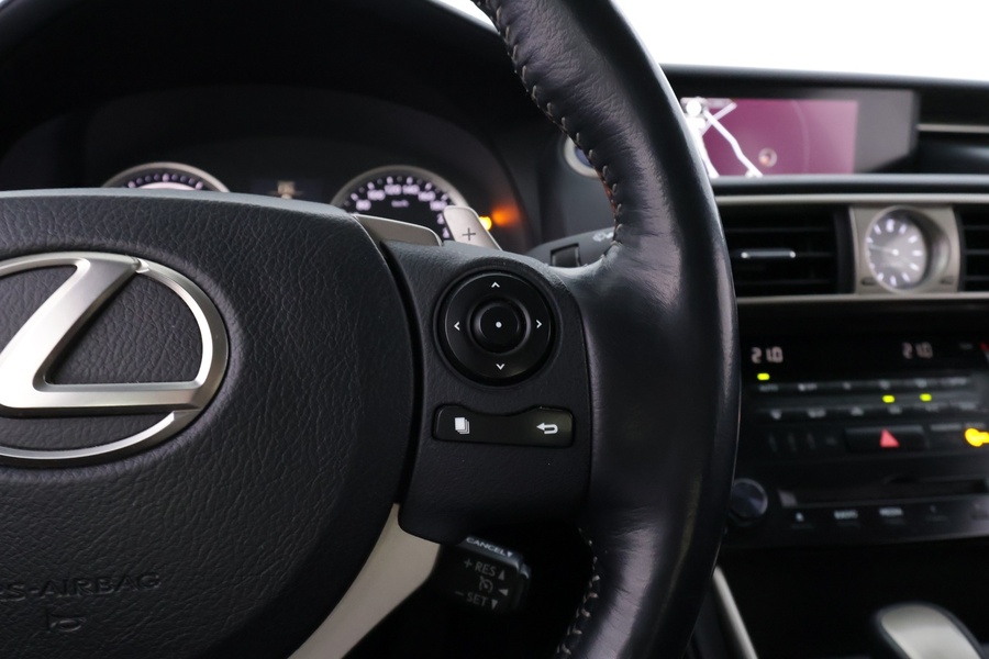 Lexus IS vaihtoauto