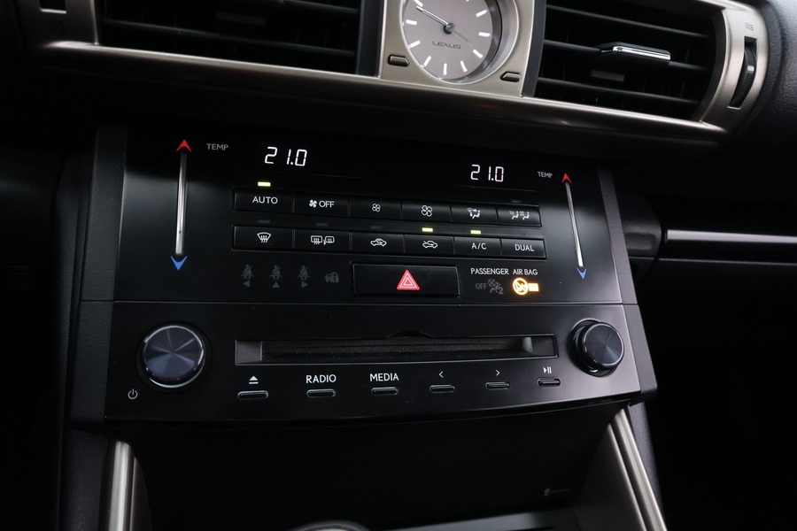 Lexus IS vaihtoauto