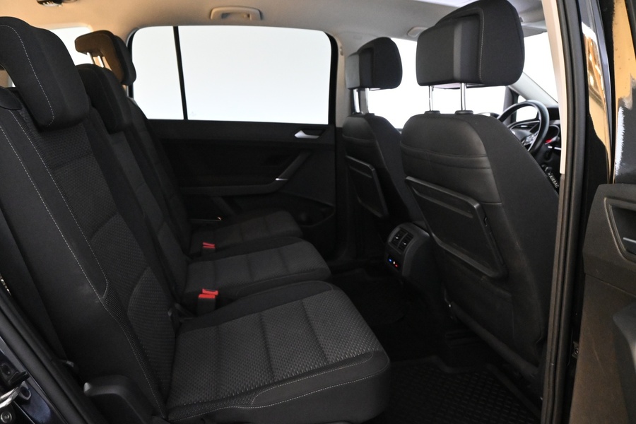Volkswagen Touran vaihtoauto