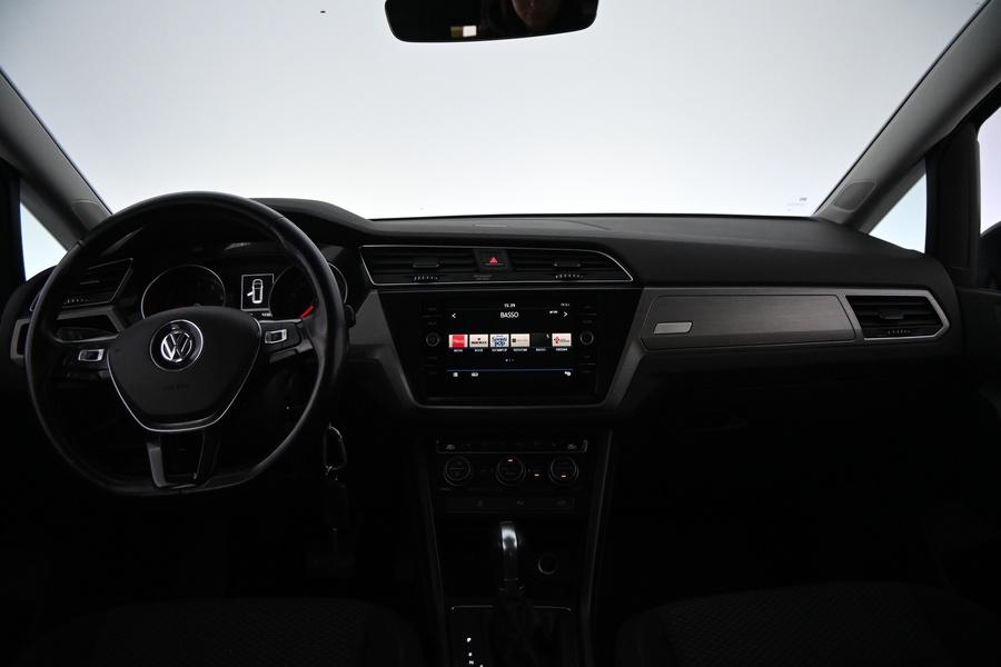 Volkswagen Touran vaihtoauto