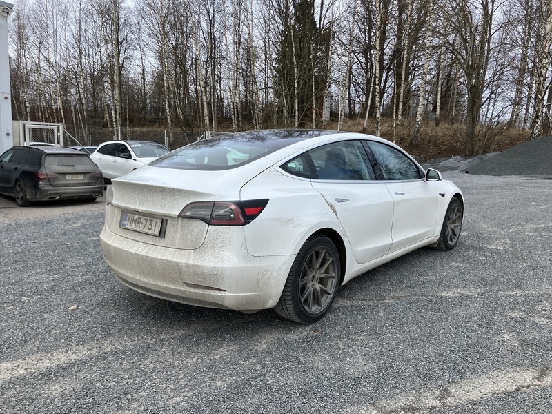 Tesla Model 3 vaihtoauto