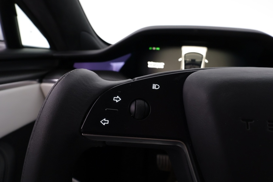 Tesla Model S vaihtoauto