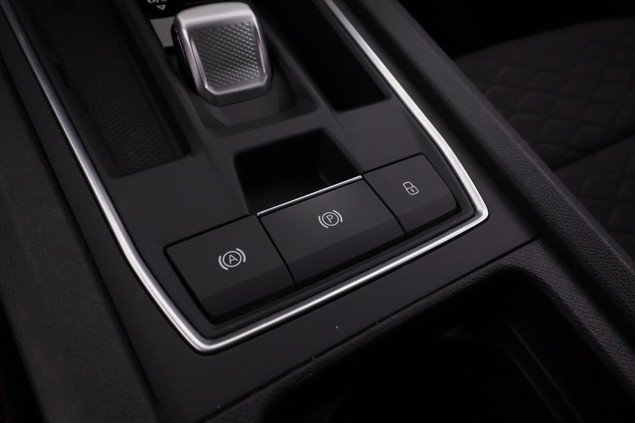 SEAT Leon Sportstourer vaihtoauto