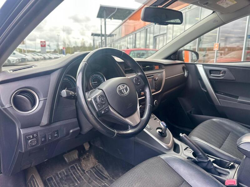 Toyota Auris vaihtoauto
