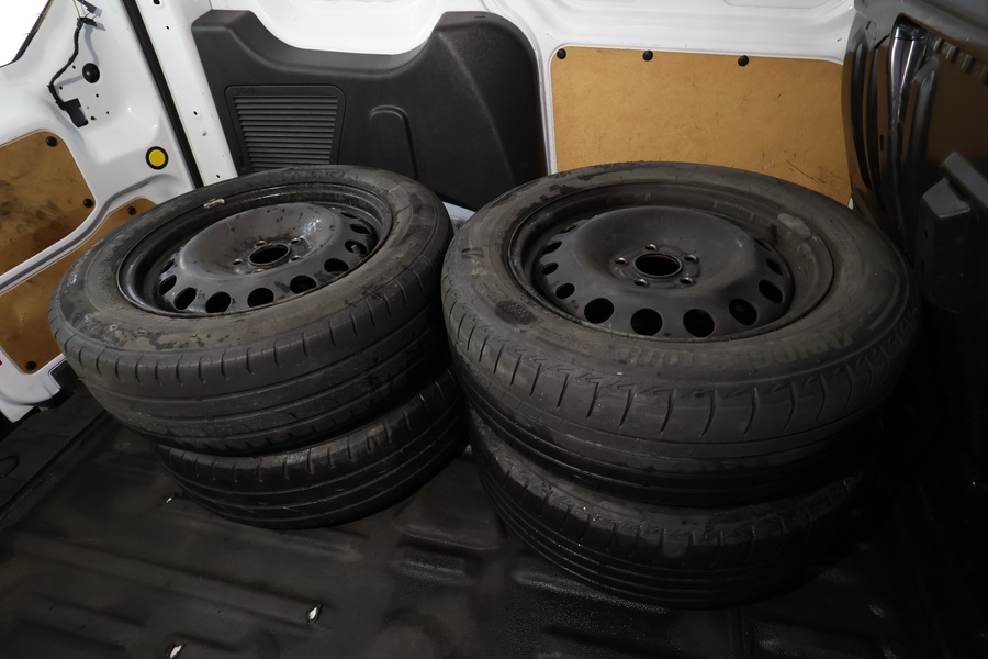 Ford Transit Connect vaihtoauto