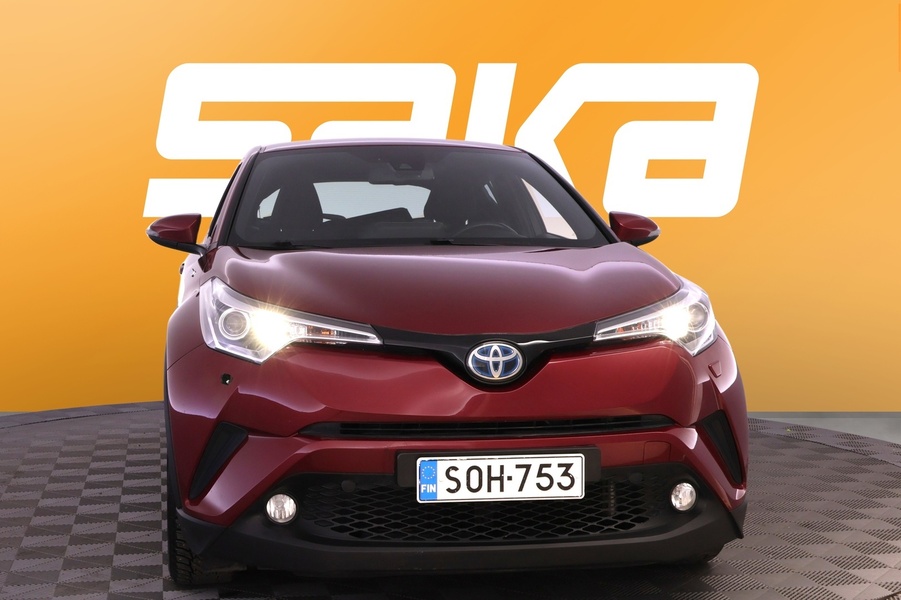 Toyota C-HR vaihtoauto