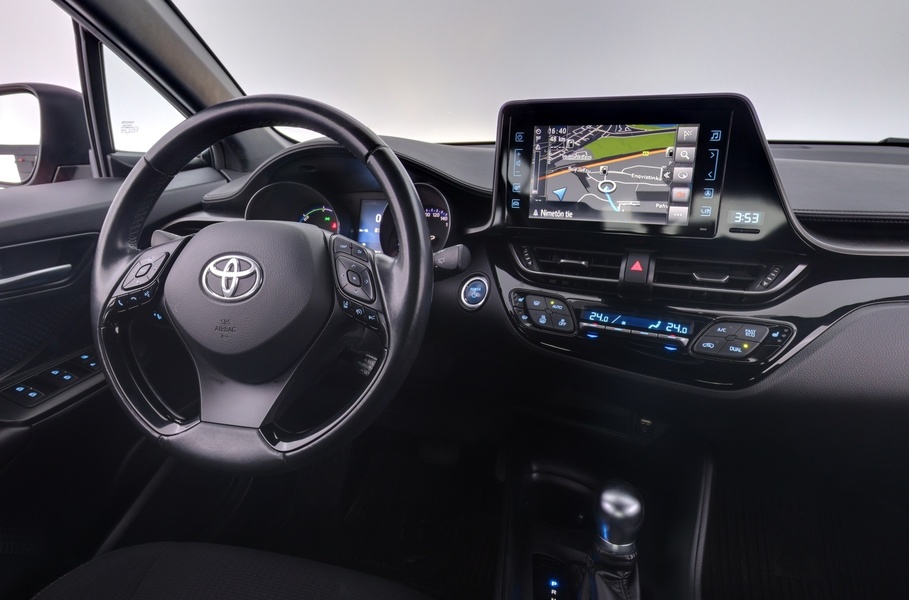 Toyota C-HR vaihtoauto