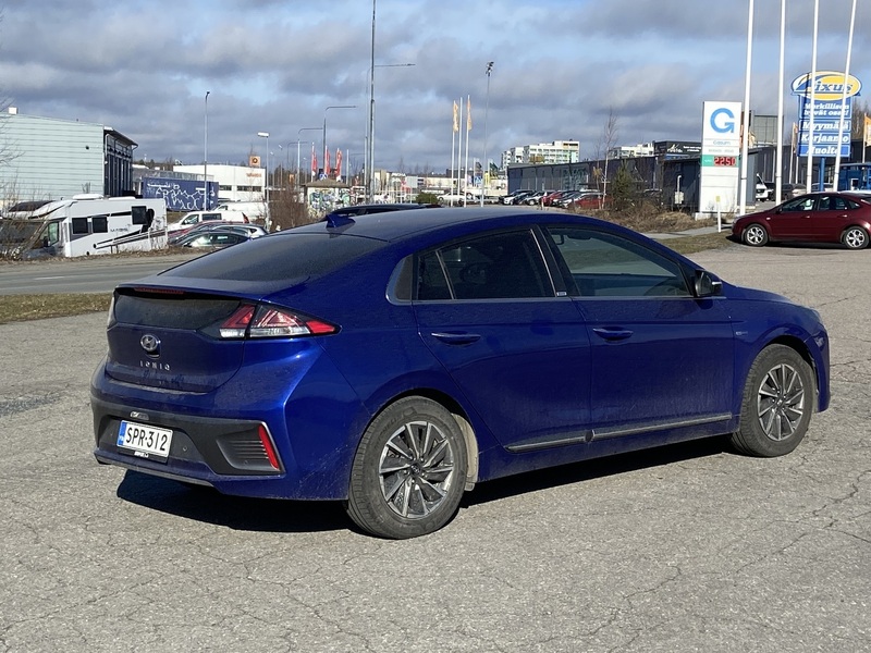 Hyundai IONIQ electric vaihtoauto