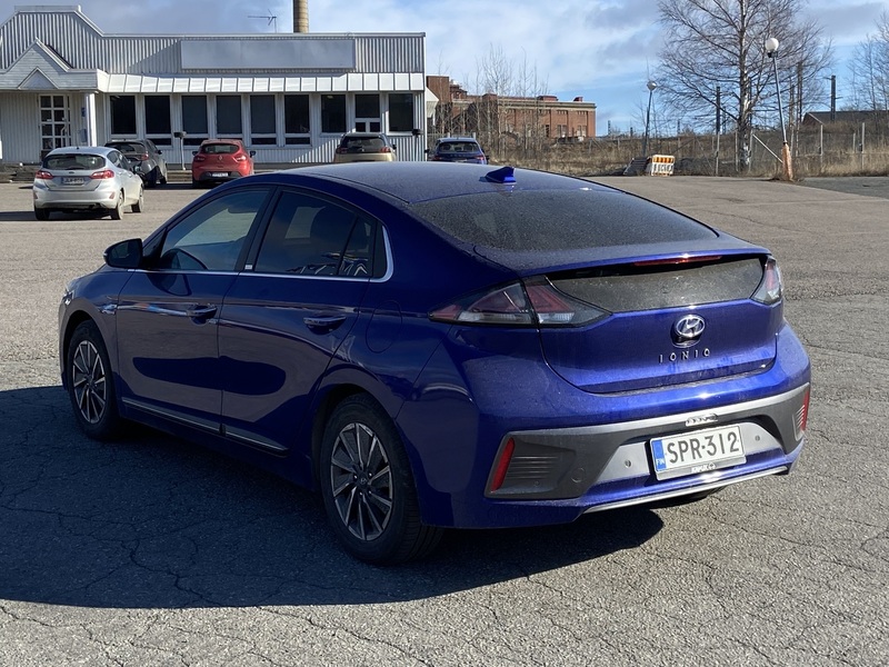 Hyundai IONIQ electric vaihtoauto
