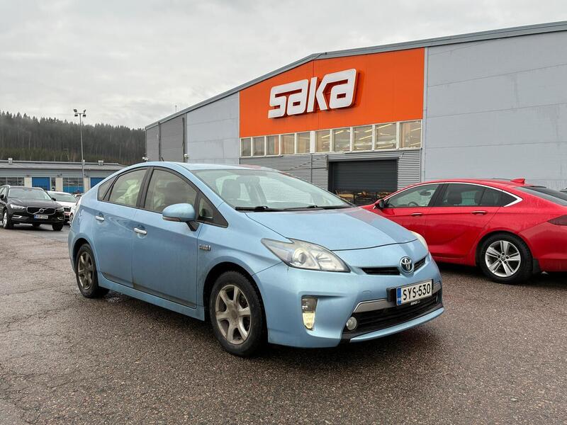 Toyota Prius Plug-in vaihtoauto