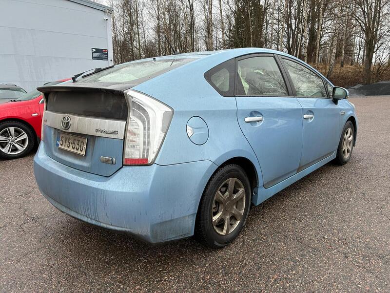 Toyota Prius Plug-in vaihtoauto
