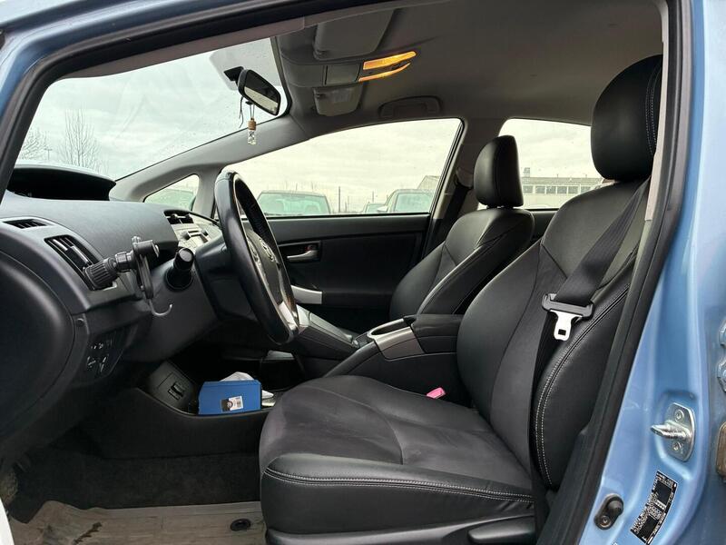 Toyota Prius Plug-in vaihtoauto