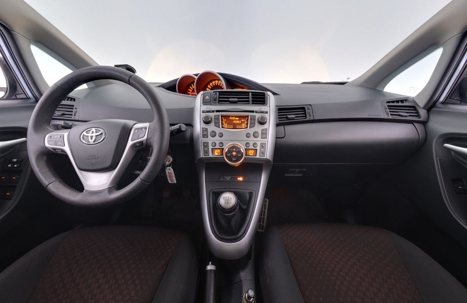 Toyota Verso vaihtoauto