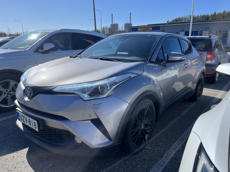Toyota C-HR vaihtoauto