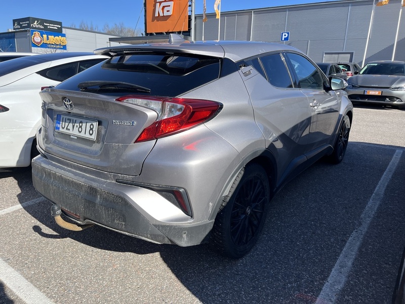 Toyota C-HR vaihtoauto