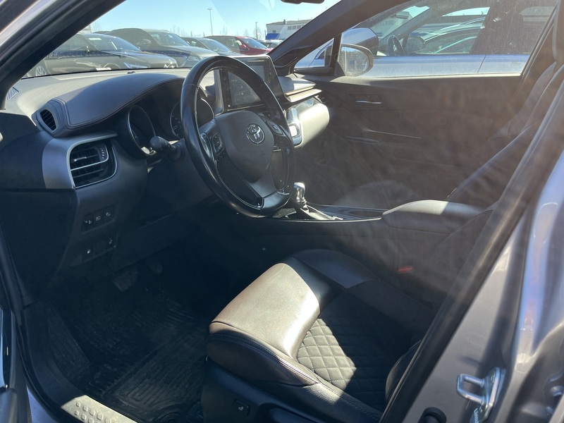 Toyota C-HR vaihtoauto